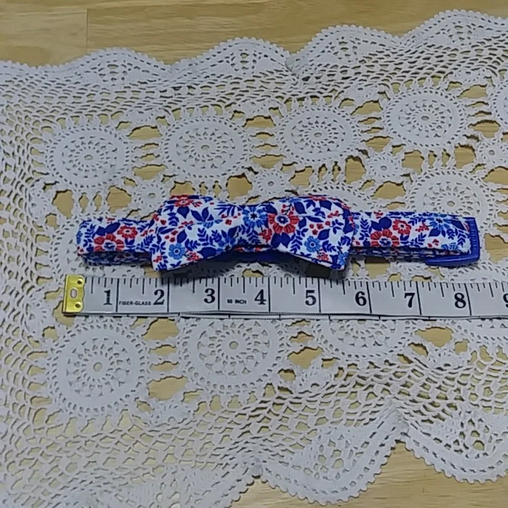 Dog Collar,  floral pattern, size Medium, new item